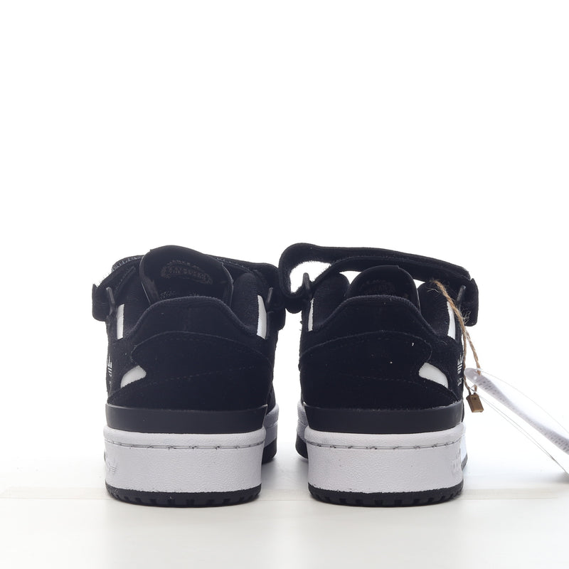 Adidas Forum 84