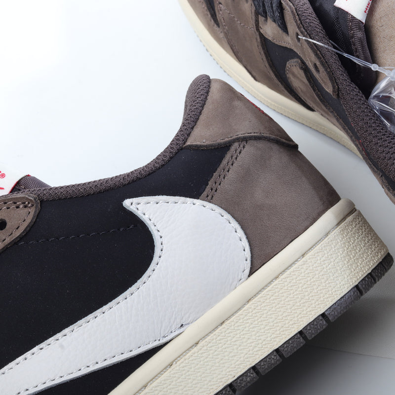 Travis Scott x Fragment x Air Jordan 1 Low